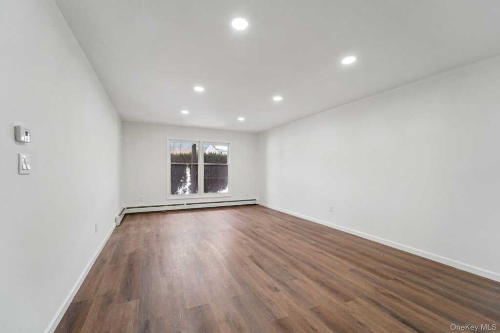 29 Green Avenue, Valley Cottage, NY 10989 - Photo 7 of 49