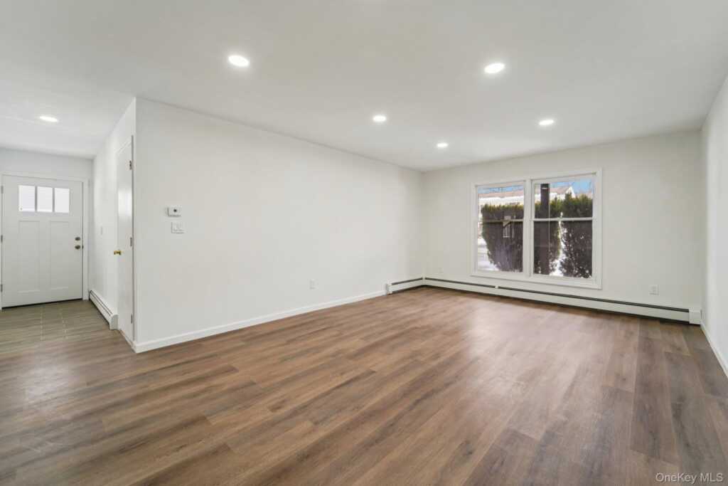 29 Green Avenue, Valley Cottage, NY 10989 - Photo 8 of 49