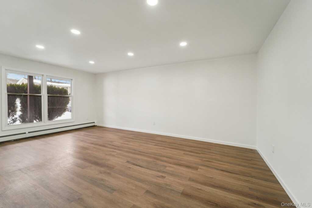 29 Green Avenue, Valley Cottage, NY 10989 - Photo 9 of 49