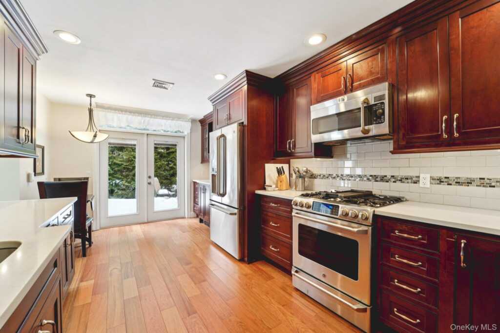 12 Chippewa Court, Suffern, NY 10901 - Photo 12 of 46