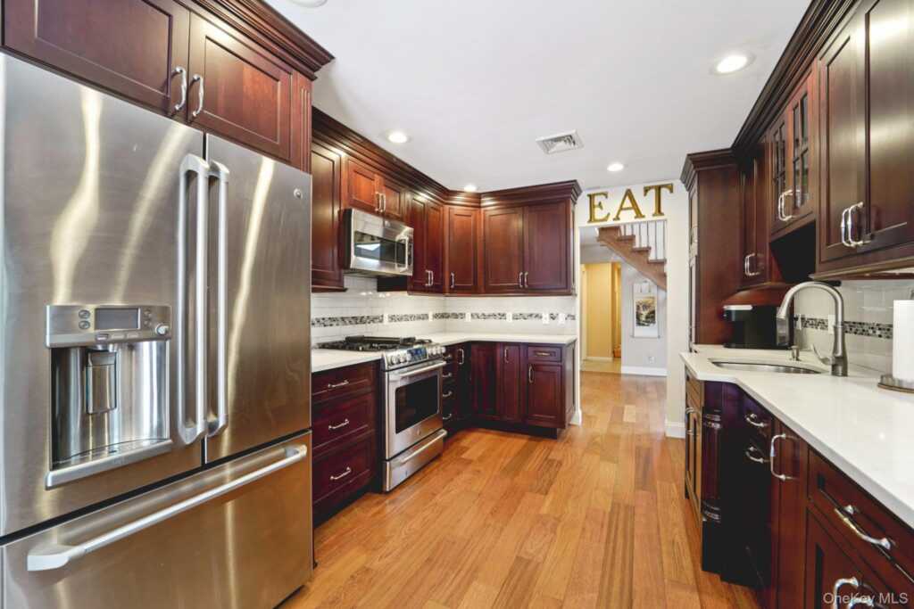 12 Chippewa Court, Suffern, NY 10901 - Photo 13 of 46