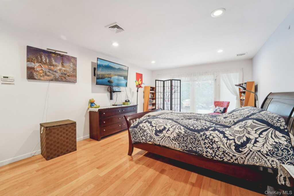 12 Chippewa Court, Suffern, NY 10901 - Photo 16 of 46