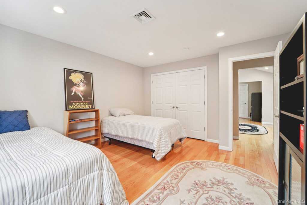 12 Chippewa Court, Suffern, NY 10901 - Photo 29 of 46