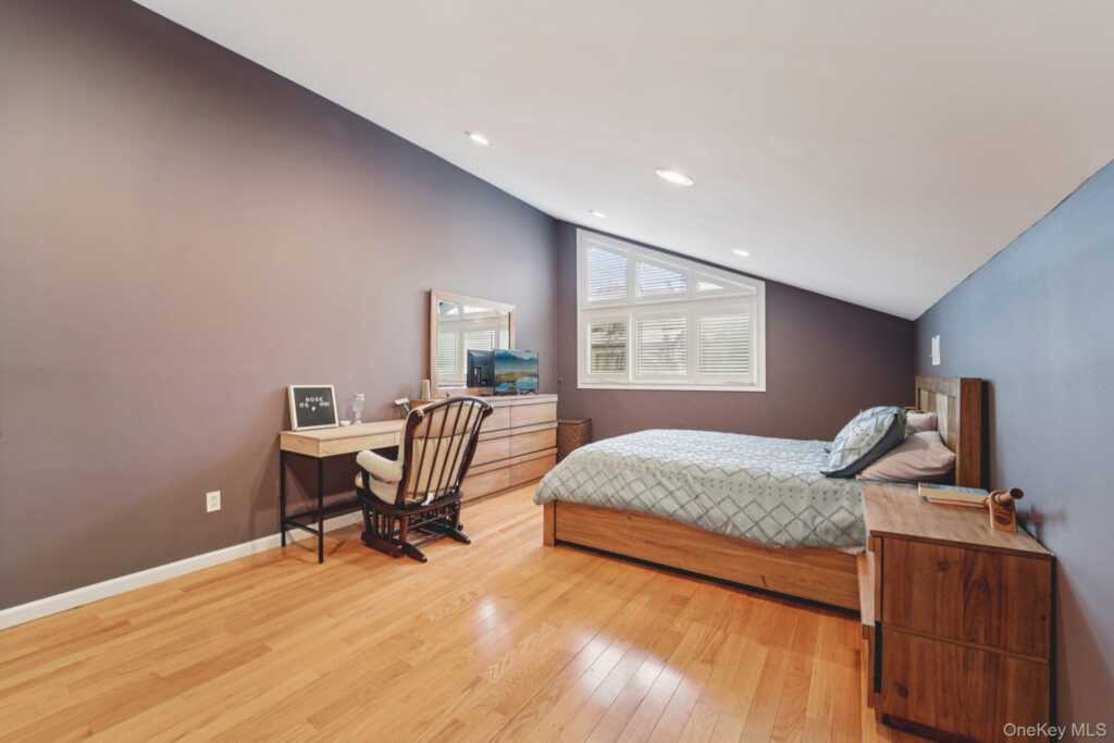 12 Chippewa Court, Suffern, NY 10901 - Photo 32 of 46