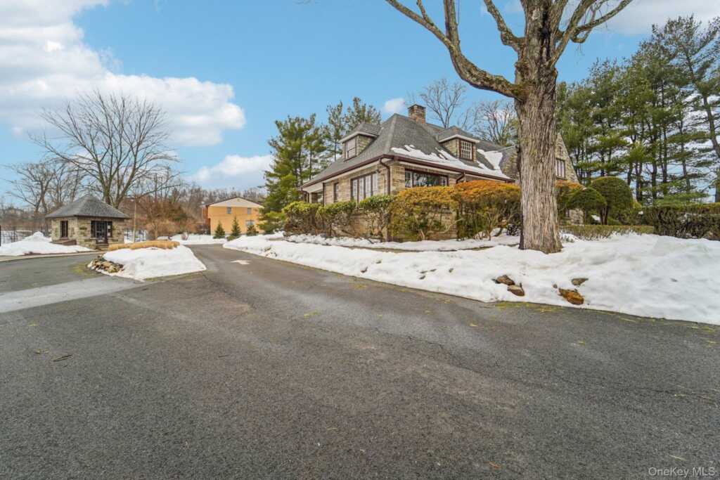 12 Chippewa Court, Suffern, NY 10901 - Photo 38 of 46