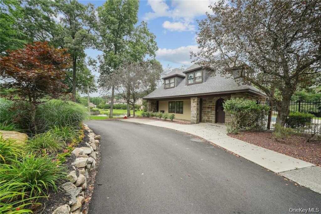 12 Chippewa Court, Suffern, NY 10901 - Photo 40 of 46