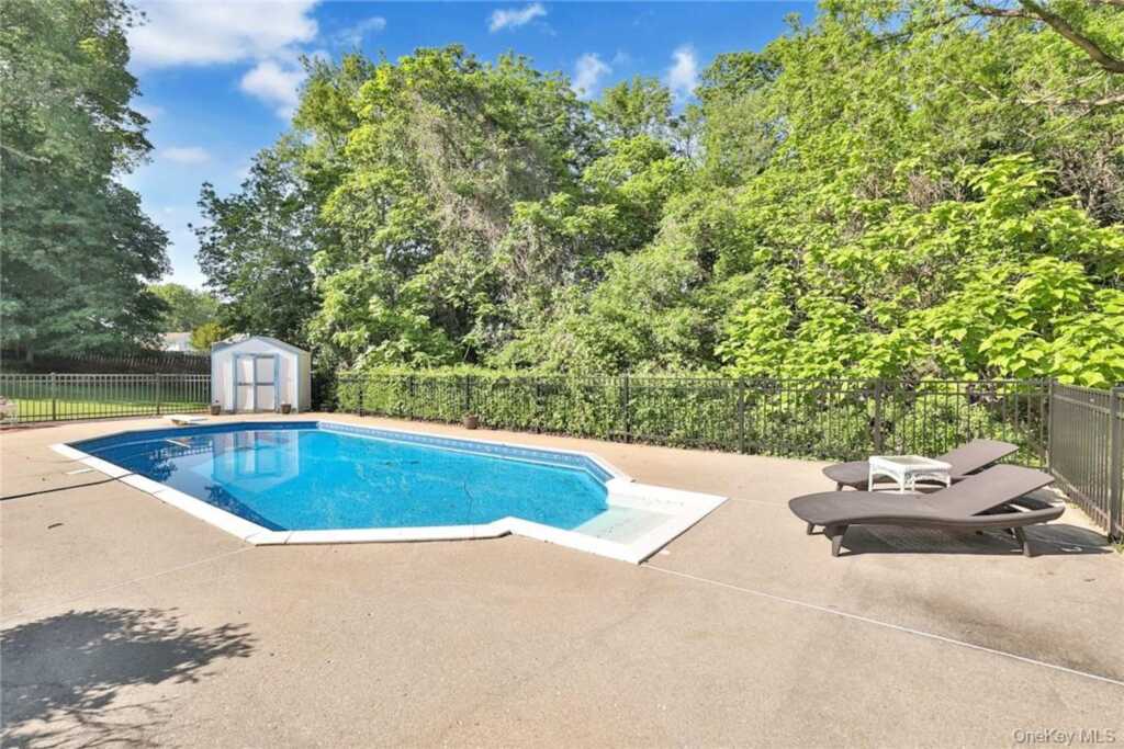 15 Pine Drive, Stony Point, NY 10980 - Photo 28 of 33