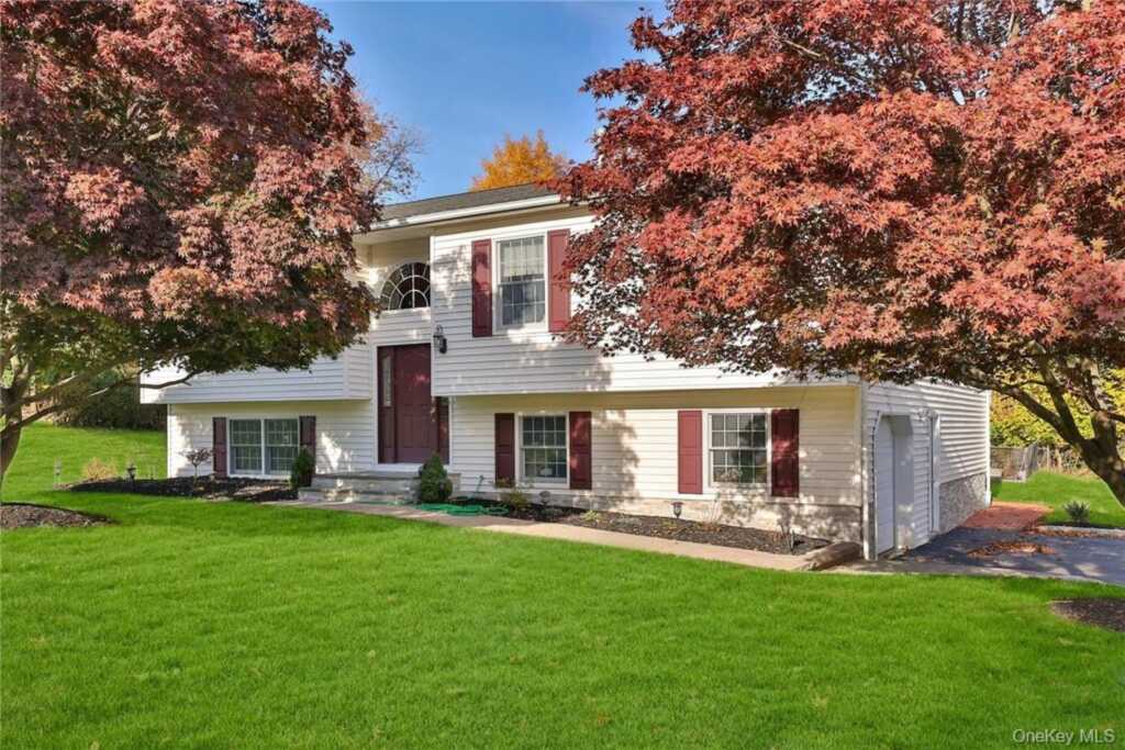 15 Pine Drive, Stony Point, NY 10980 - Photo 3 of 33