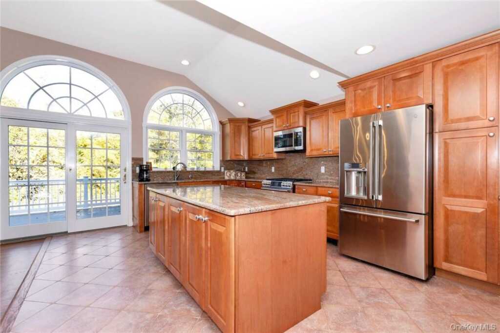 15 Pine Drive, Stony Point, NY 10980 - Photo 5 of 33