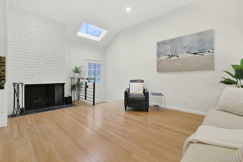 97 Winding Brook Road, New Rochelle, NY 10804 - Photo 14 of 31