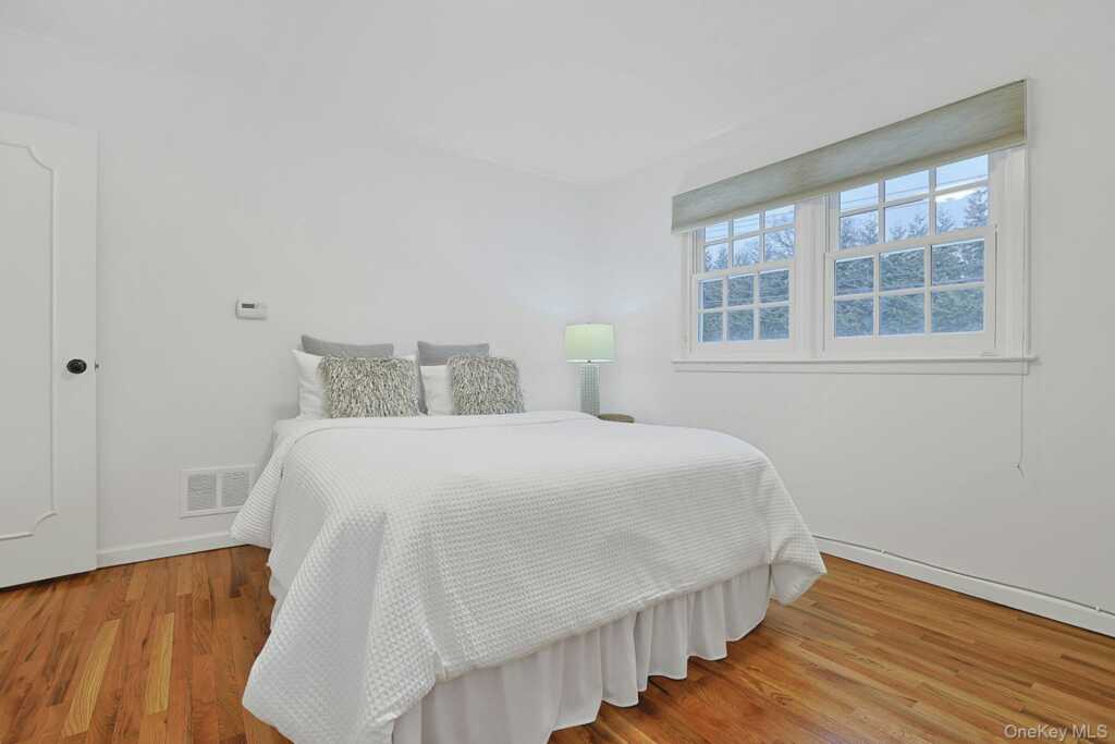 97 Winding Brook Road, New Rochelle, NY 10804 - Photo 17 of 31