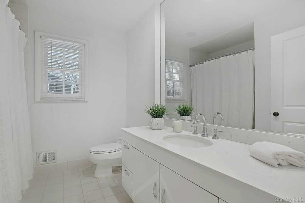 97 Winding Brook Road, New Rochelle, NY 10804 - Photo 18 of 31