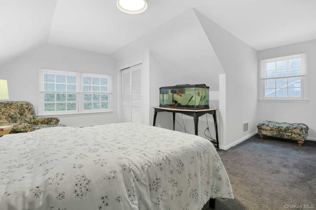 97 Winding Brook Road, New Rochelle, NY 10804 - Photo 22 of 31