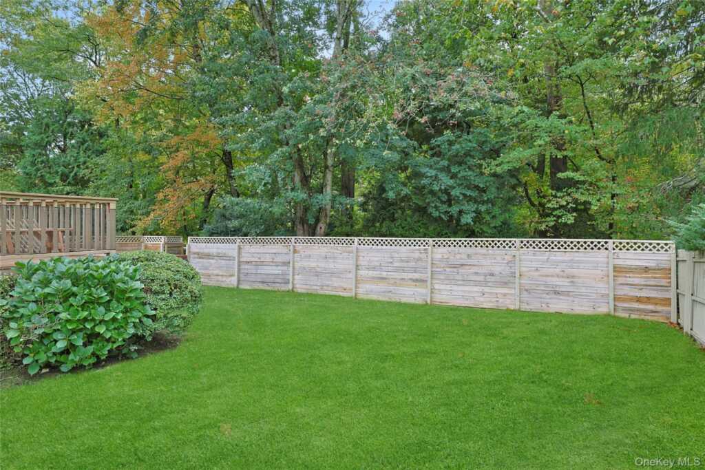 97 Winding Brook Road, New Rochelle, NY 10804 - Photo 24 of 31