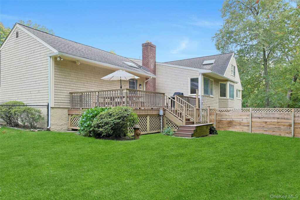 97 Winding Brook Road, New Rochelle, NY 10804 - Photo 28 of 31