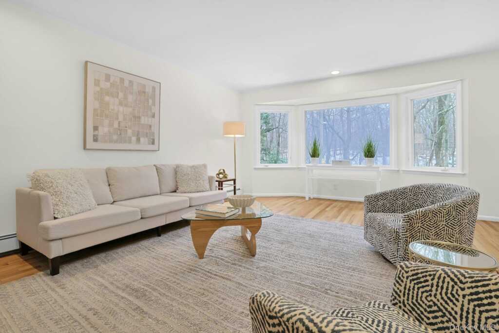 97 Winding Brook Road, New Rochelle, NY 10804 - Photo 3 of 31