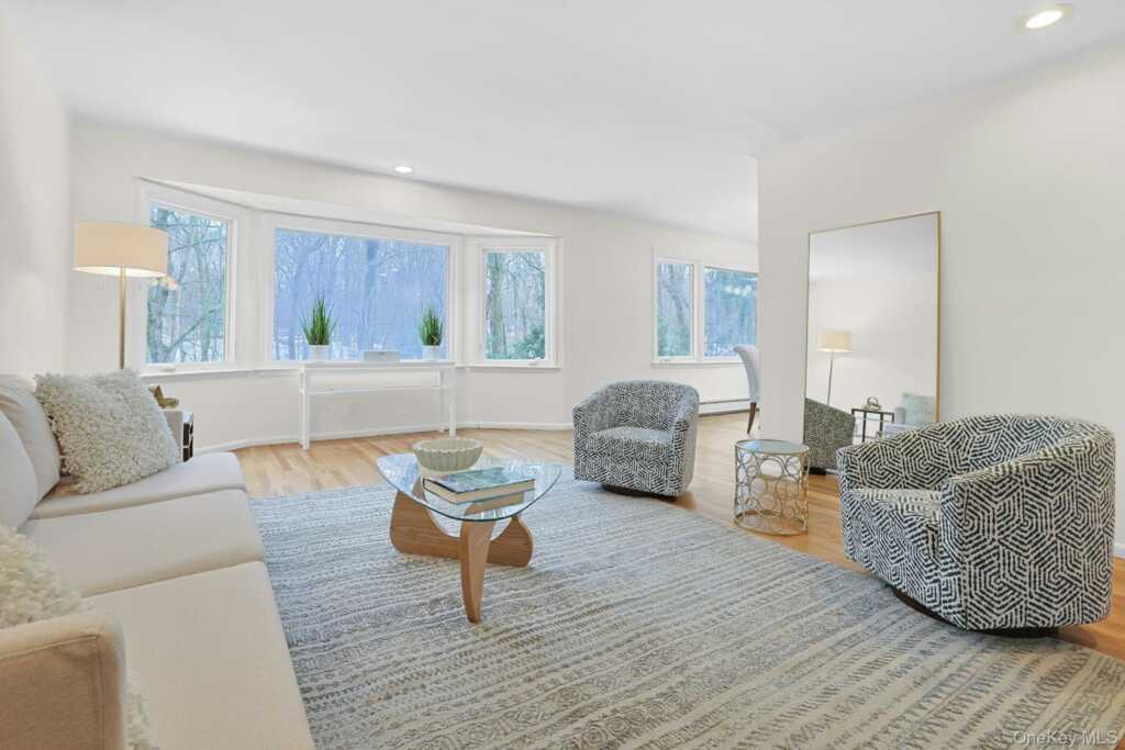 97 Winding Brook Road, New Rochelle, NY 10804 - Photo 4 of 31