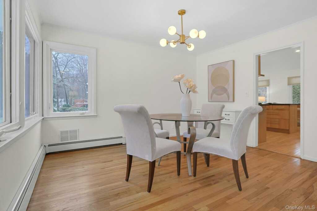 97 Winding Brook Road, New Rochelle, NY 10804 - Photo 5 of 31