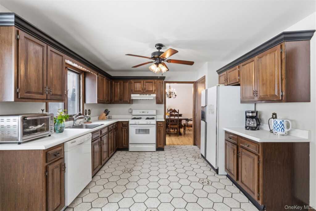 113 Buckberg Mountain Road, Stony Point, NY 10980 - Photo 11 of 30