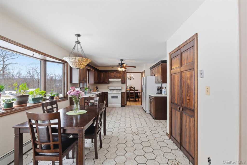 113 Buckberg Mountain Road, Stony Point, NY 10980 - Photo 9 of 30