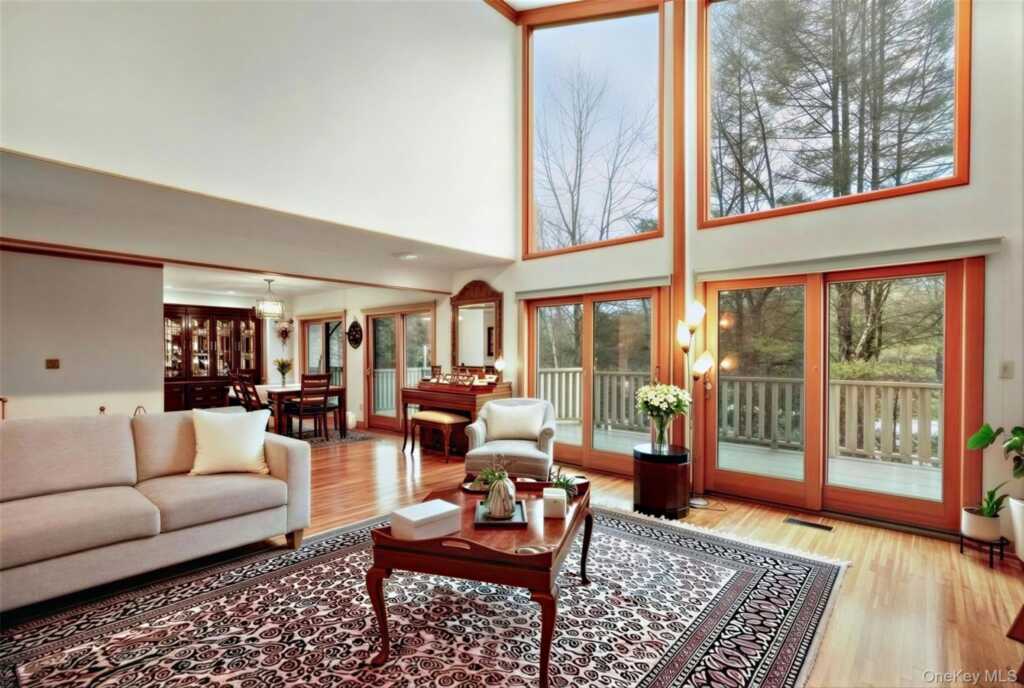 8 Talcott Road, Rye, NY 10573 - Photo 3 of 24