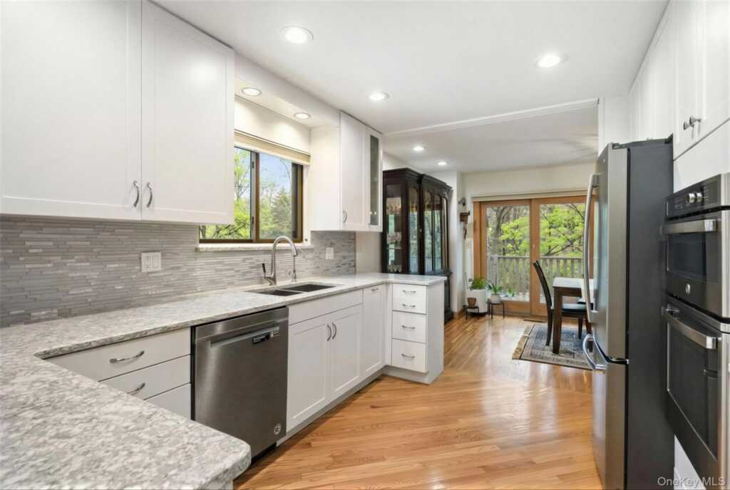 8 Talcott Road, Rye, NY 10573 - Photo 4 of 24