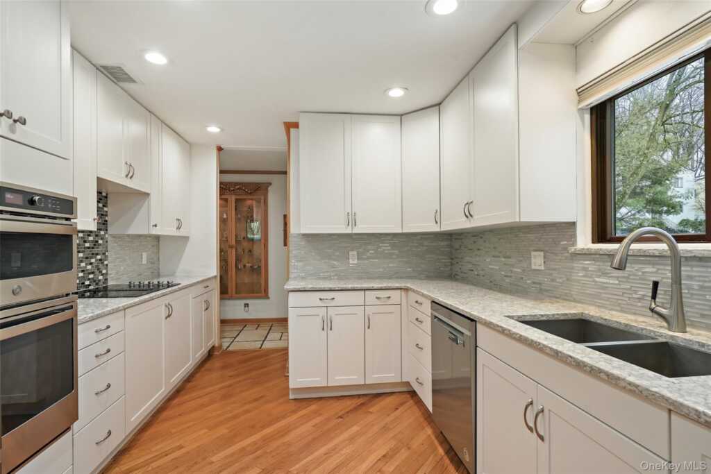 8 Talcott Road, Rye, NY 10573 - Photo 5 of 24