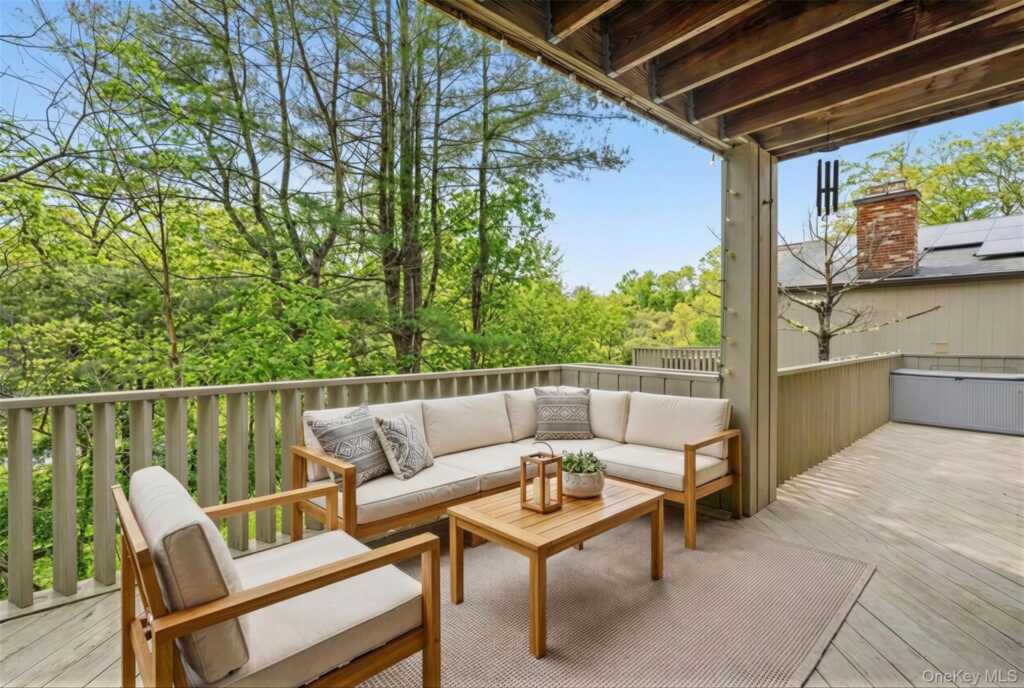 8 Talcott Road, Rye, NY 10573 - Photo 8 of 24