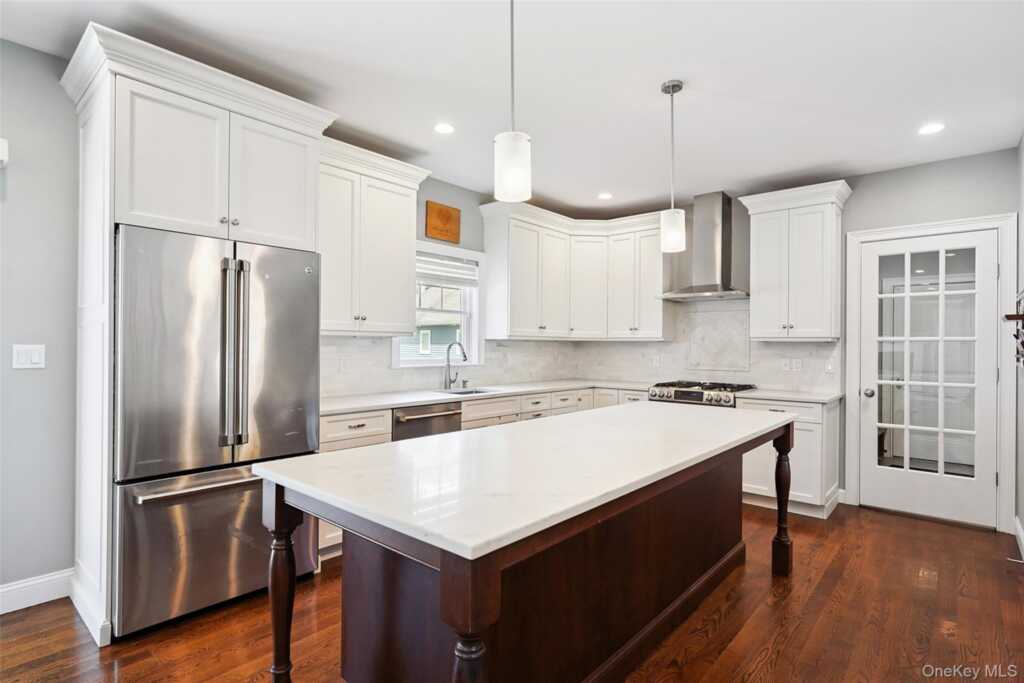 11 Jennifer Lane, Rye, NY 10573 - Photo 3 of 27