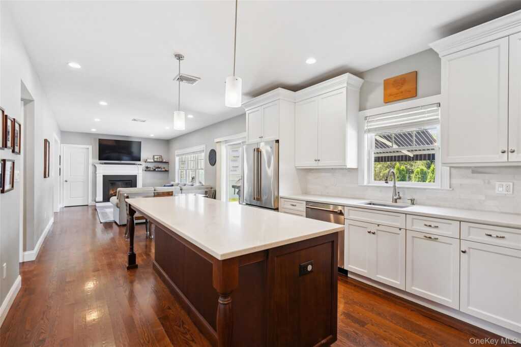 11 Jennifer Lane, Rye, NY 10573 - Photo 4 of 27