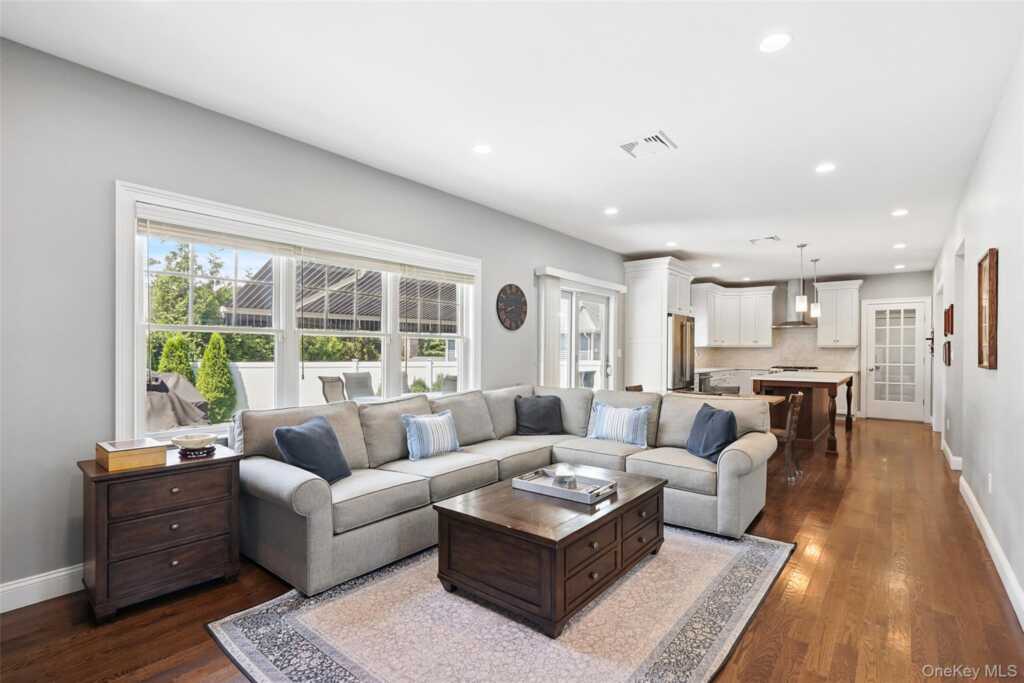 11 Jennifer Lane, Rye, NY 10573 - Photo 6 of 27