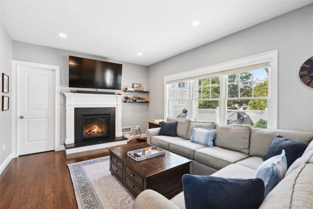 11 Jennifer Lane, Rye, NY 10573 - Photo 7 of 27