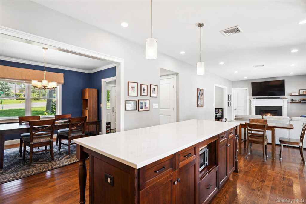 11 Jennifer Lane, Rye, NY 10573 - Photo 8 of 27