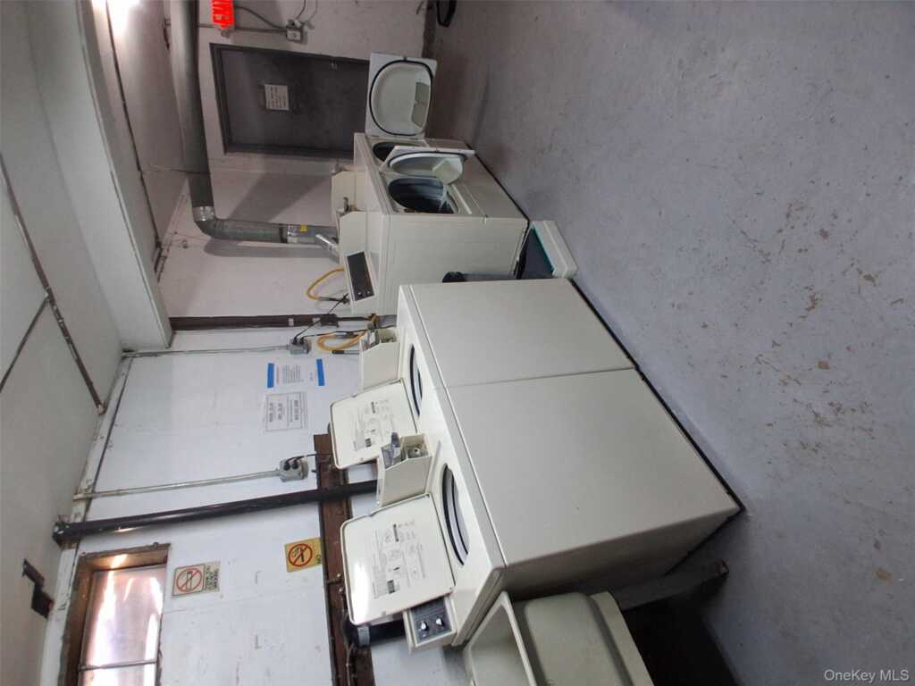 109 Parkside Drive, Suffern, NY 10901 - Photo 8 of 11