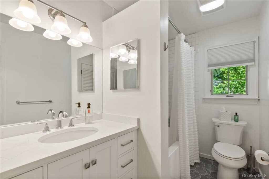 14 Marlene Court, Rye, NY 10580 - Photo 10 of 26