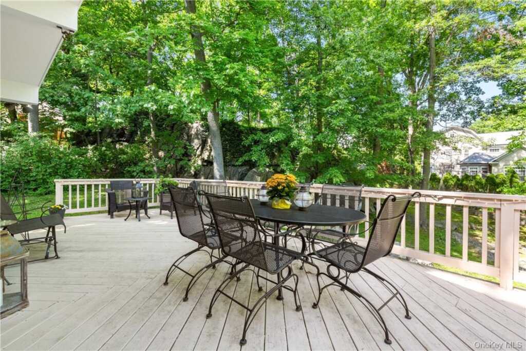 14 Marlene Court, Rye, NY 10580 - Photo 8 of 26