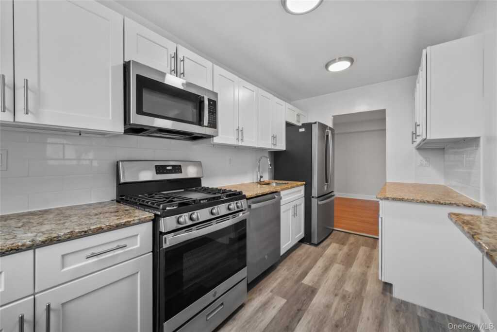 730 Pelham Road, Unit #4H, New Rochelle, NY 10805 - Photo 13 of 31