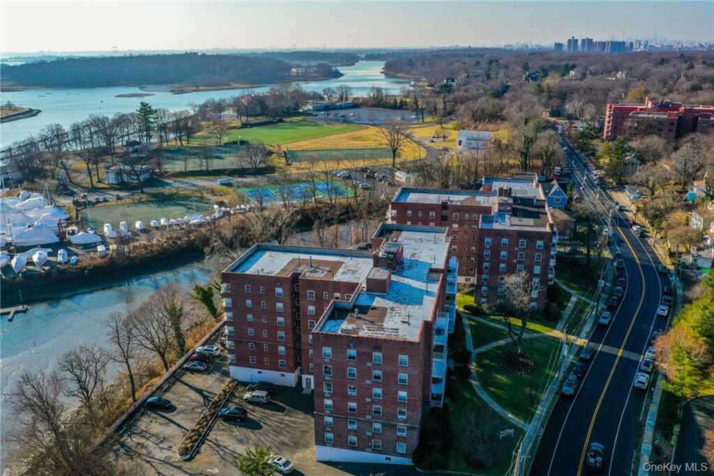 730 Pelham Road, Unit #4H, New Rochelle, NY 10805 - Photo 27 of 31