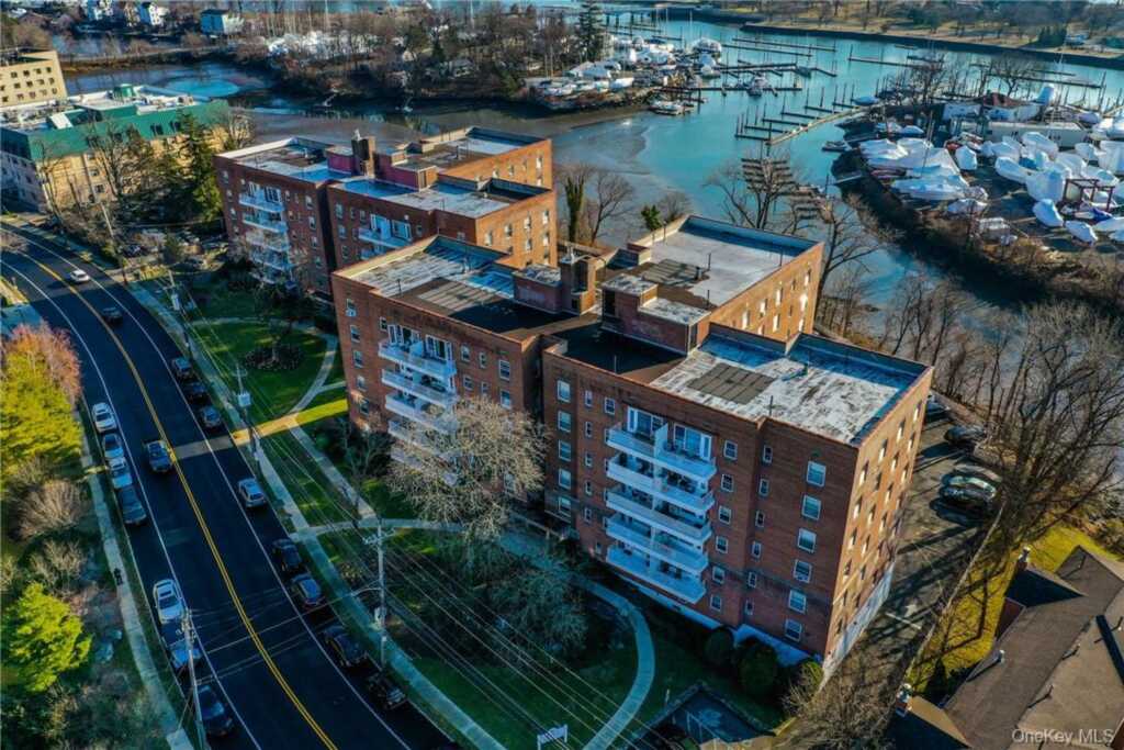 730 Pelham Road, Unit #4H, New Rochelle, NY 10805 - Photo 30 of 31