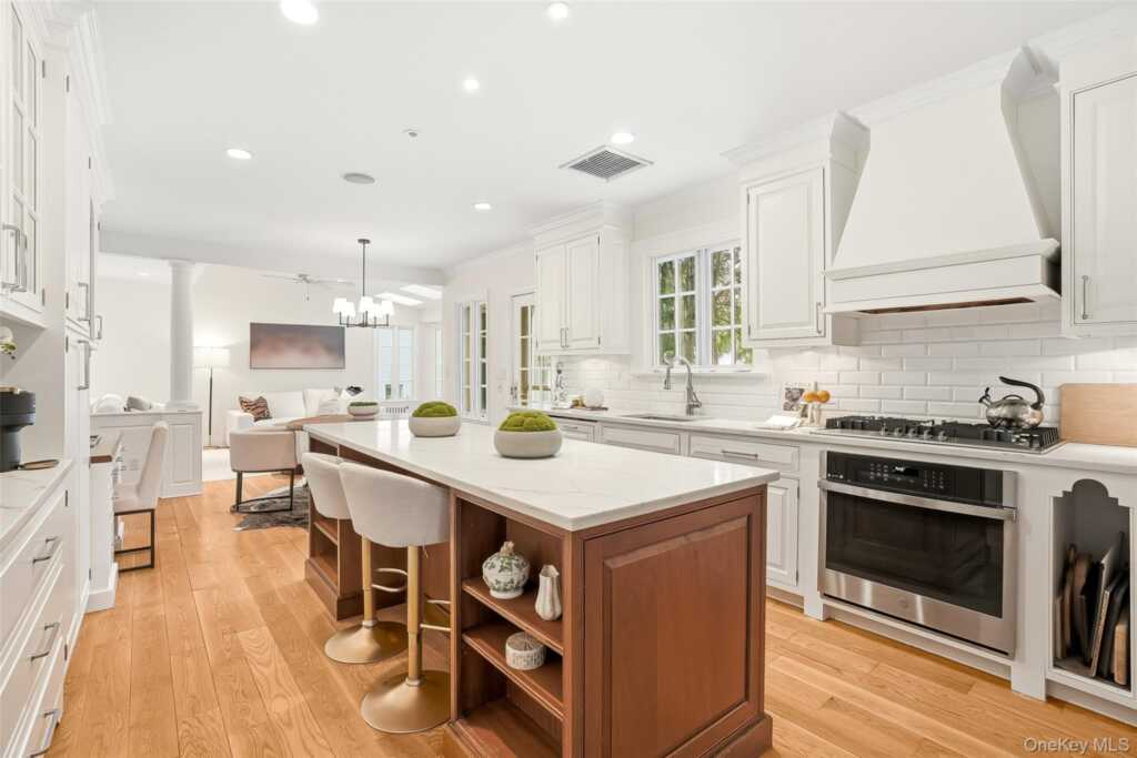 1 Oneida Street, Rye, NY 10580 - Photo 10 of 32