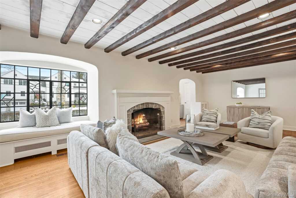 1 Oneida Street, Rye, NY 10580 - Photo 4 of 32