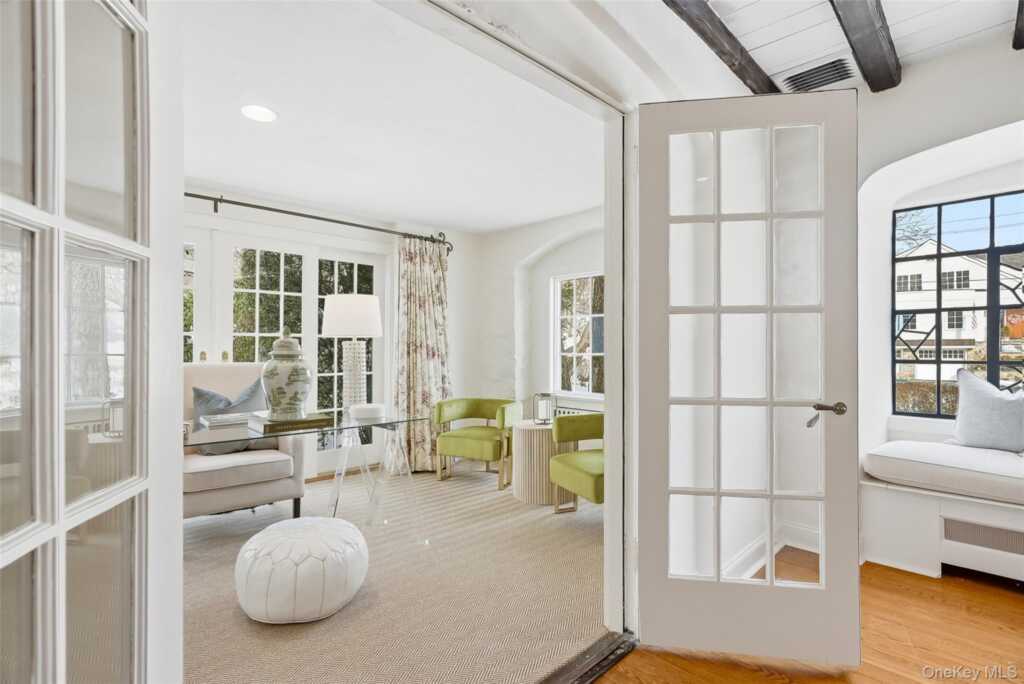 1 Oneida Street, Rye, NY 10580 - Photo 5 of 32