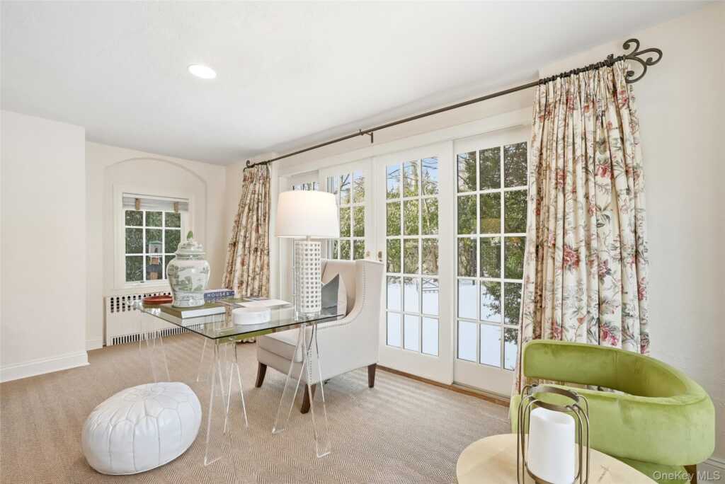 1 Oneida Street, Rye, NY 10580 - Photo 6 of 32