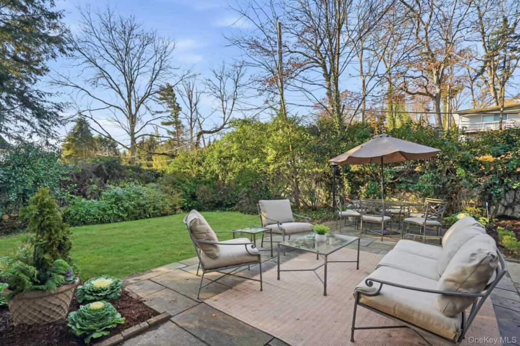 1 Oneida Street, Rye, NY 10580 - Photo 7 of 32