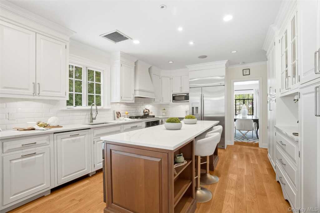 1 Oneida Street, Rye, NY 10580 - Photo 9 of 32