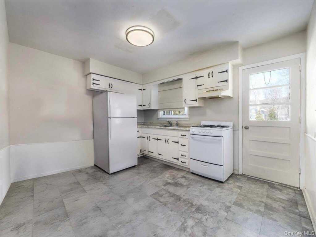 61 Rolling Ridge Road, New City, NY 10956 - Photo 36 of 42