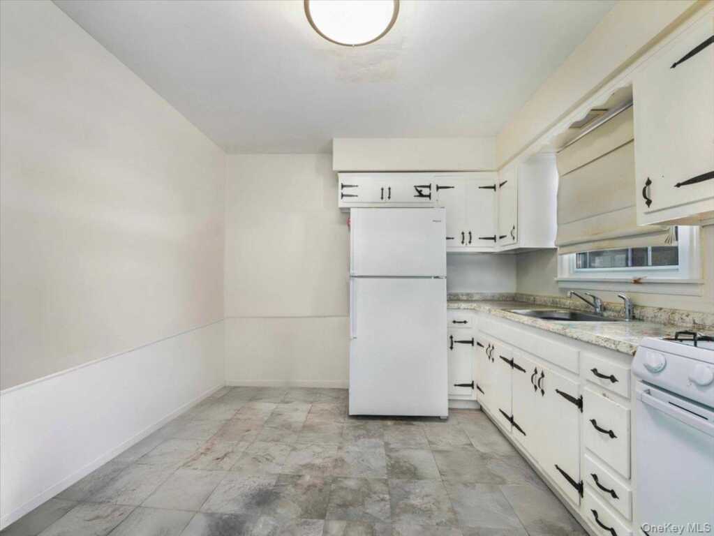 61 Rolling Ridge Road, New City, NY 10956 - Photo 37 of 42