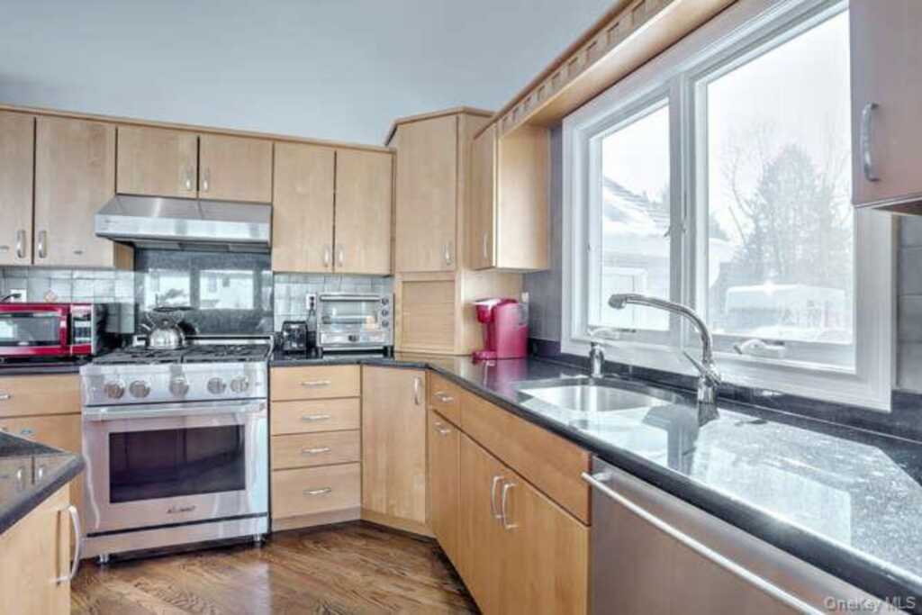 89 Spook Rock Road, Suffern, NY 10901 - Photo 15 of 42