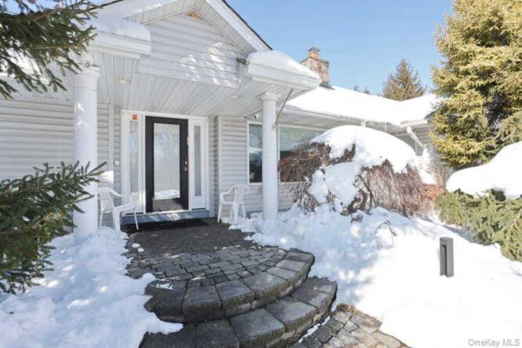 89 Spook Rock Road, Suffern, NY 10901 - Photo 4 of 42