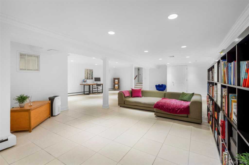 37 Barlow Lane, Rye, NY 10580 - Photo 18 of 40